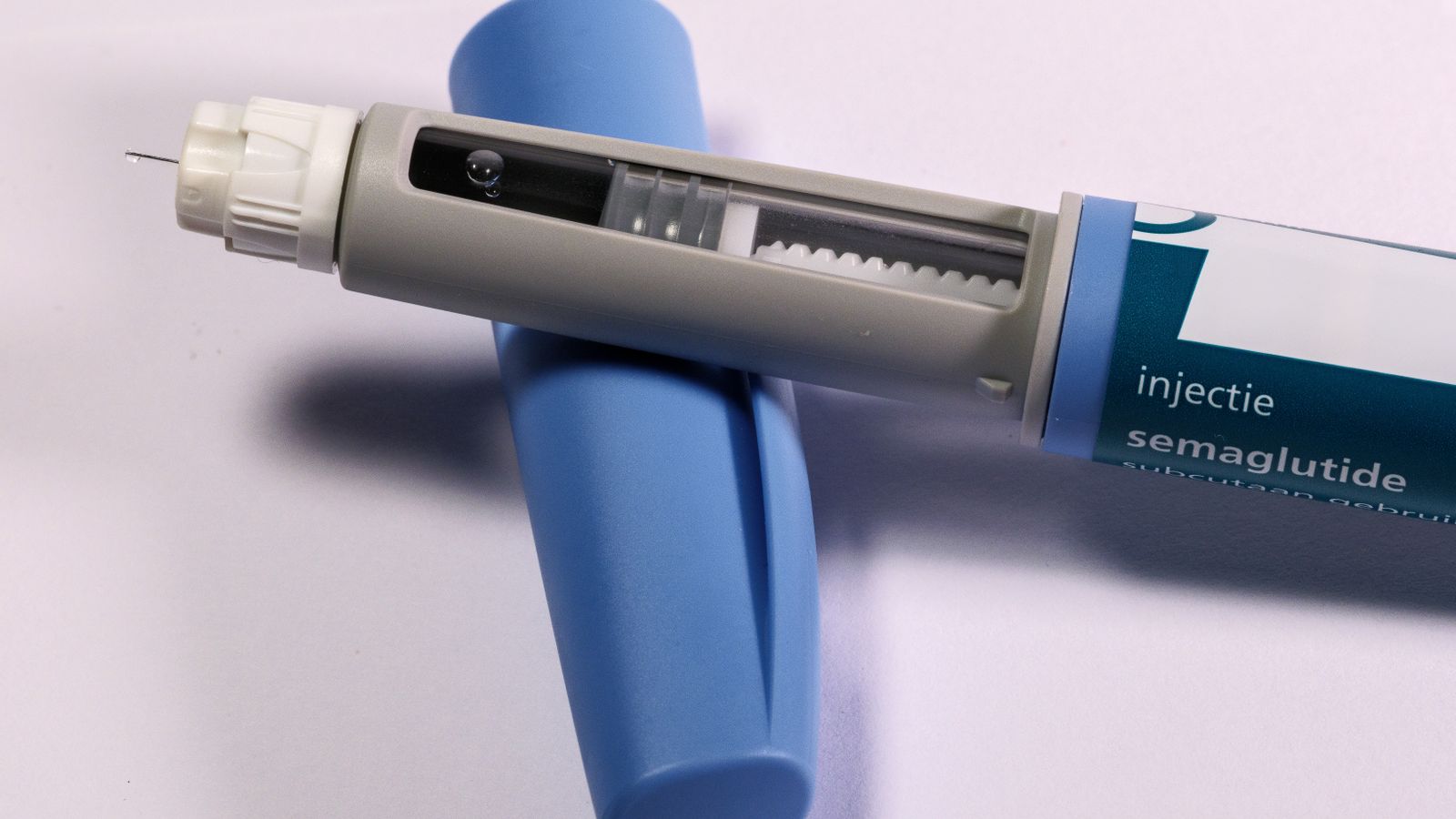 Pluma de inyeccion de un medicamento GLP-1 para bajar de peso, cubierto por el Medicare GLP-1 Bridge en Florida